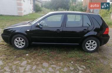 Хэтчбек Volkswagen Golf 2001 в 