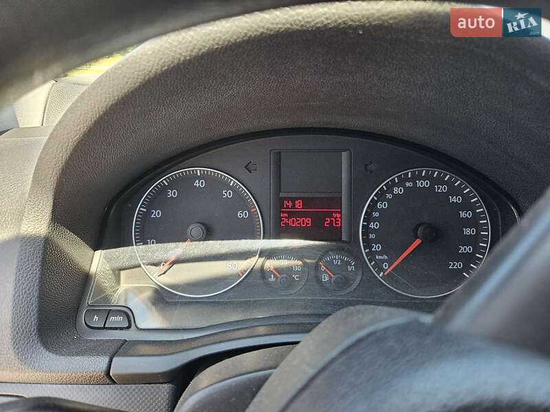 Хетчбек Volkswagen Golf 2004 в Львові