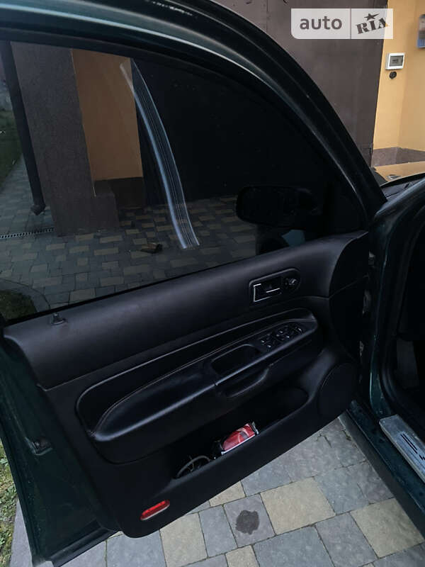 Хетчбек Volkswagen Golf 2000 в Івано-Франківську