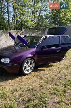 Хэтчбек Volkswagen Golf 2001 в Одессе