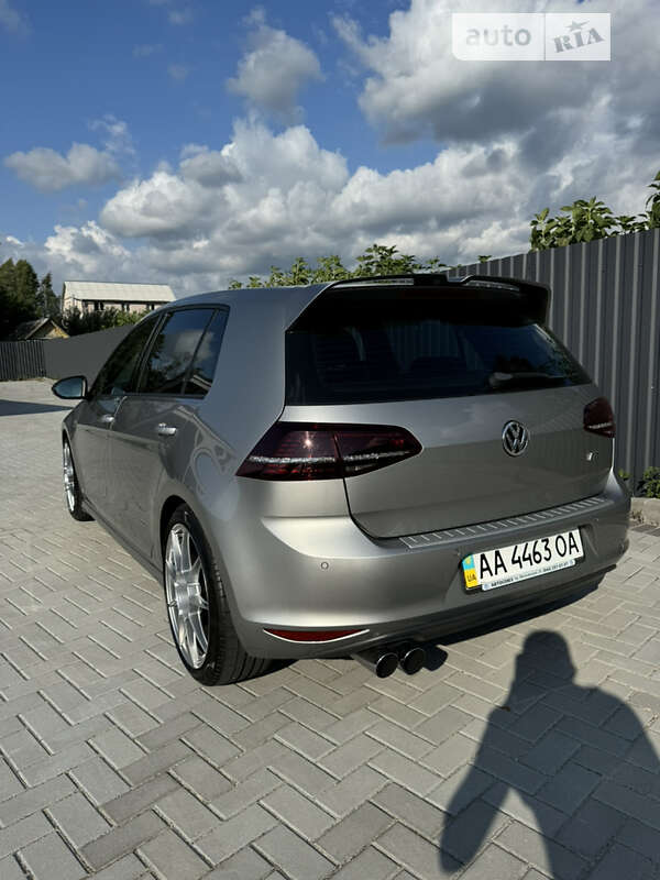 Хэтчбек Volkswagen Golf 2013 в Киеве