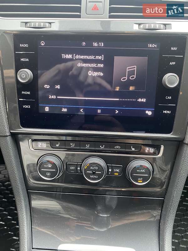 Універсал Volkswagen Golf 2018 в Рівному