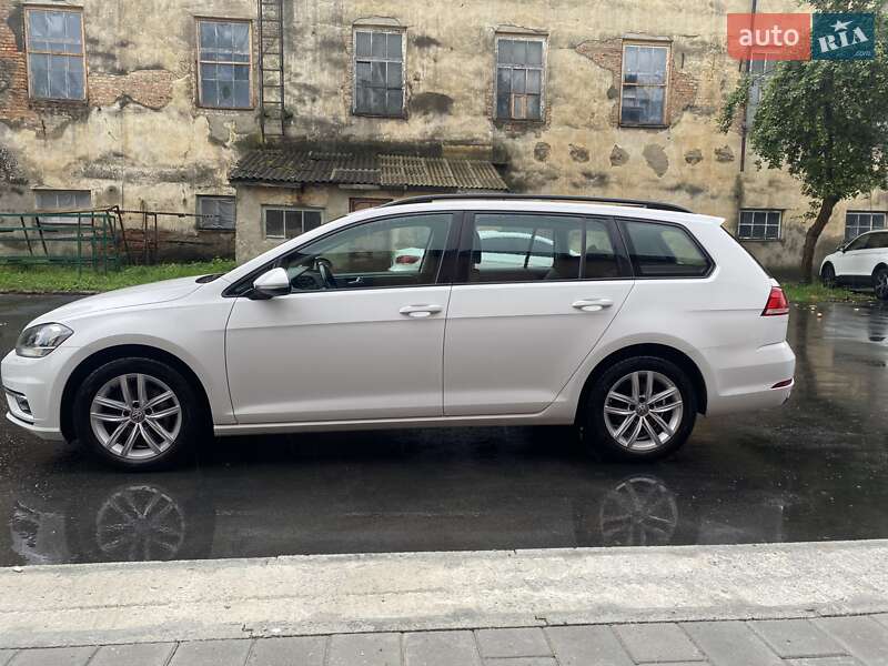 Універсал Volkswagen Golf 2018 в Рівному