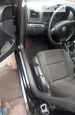 Хэтчбек Volkswagen Golf 2006 в Шостке