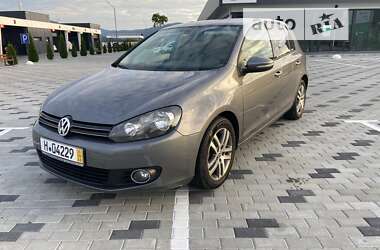 Хэтчбек Volkswagen Golf 2010 в Хусте