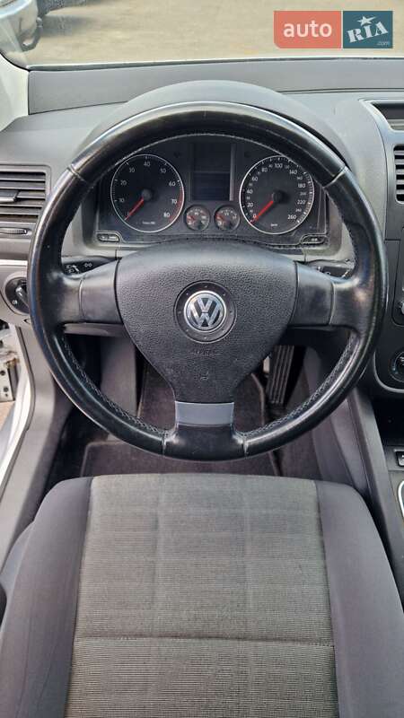 Хэтчбек Volkswagen Golf 2007 в Николаеве