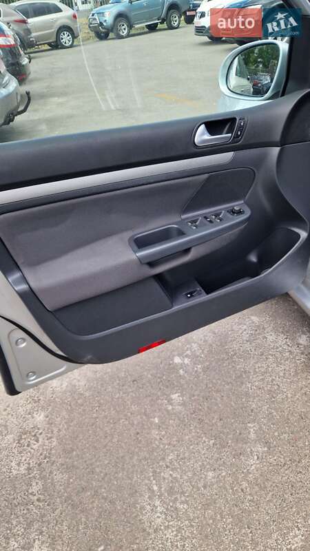 Хэтчбек Volkswagen Golf 2007 в Николаеве