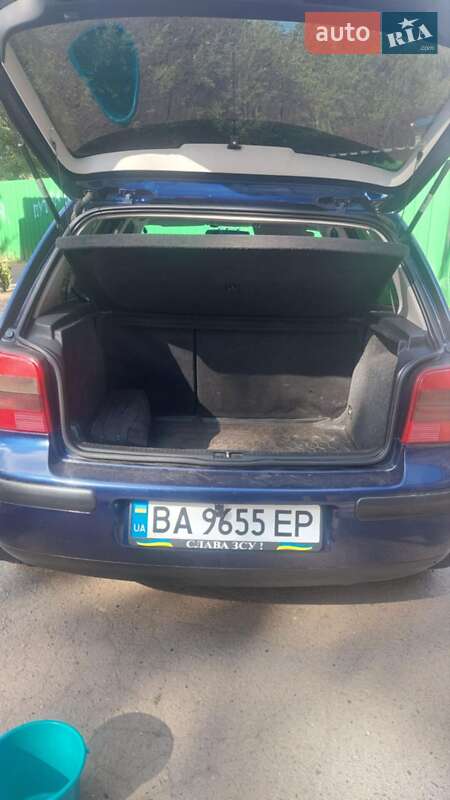 Хэтчбек Volkswagen Golf 2000 в Желтых Водах