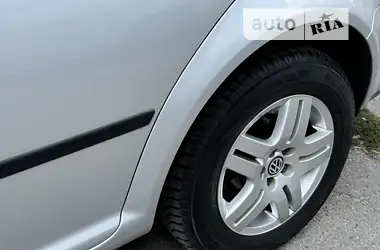 Volkswagen Golf 2002