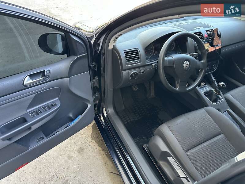 Хэтчбек Volkswagen Golf 2006 в Берегово