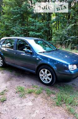 Хэтчбек Volkswagen Golf 2003 в Тростянце