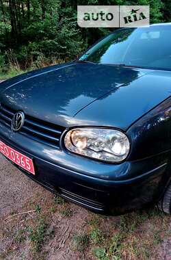 Хэтчбек Volkswagen Golf 2003 в Тростянце