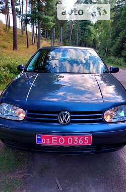 Хэтчбек Volkswagen Golf 2003 в Тростянце