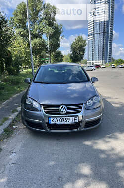 Хэтчбек Volkswagen Golf 2008 в Киеве