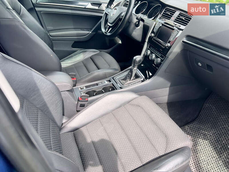 Хетчбек Volkswagen Golf 2013 в Луцьку