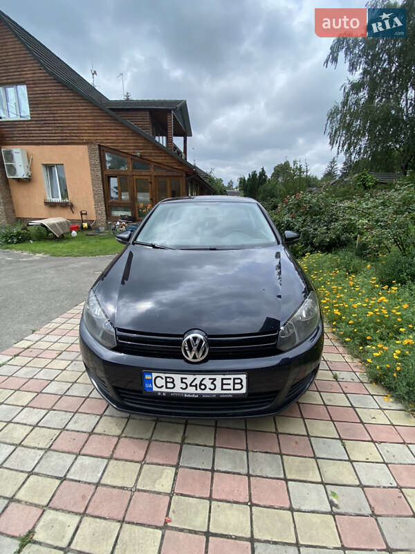 Хэтчбек Volkswagen Golf 2009 в 