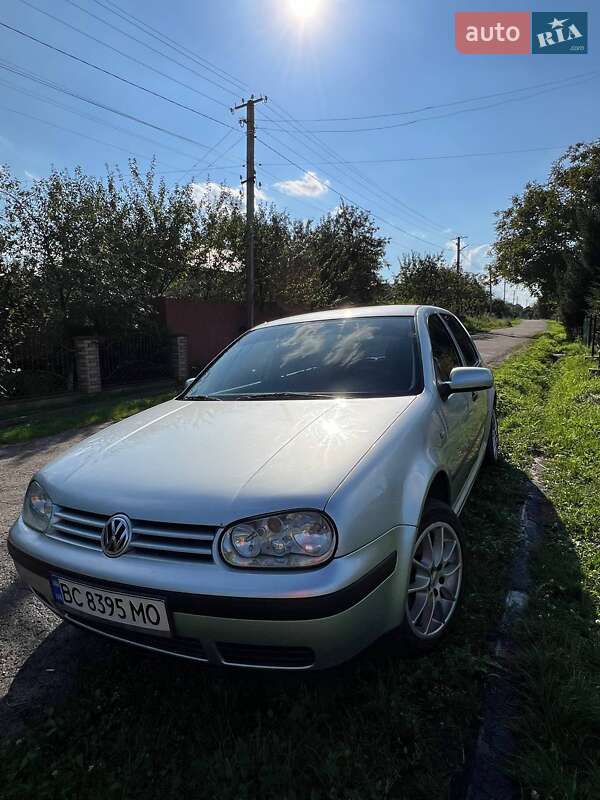 Volkswagen Golf 2002