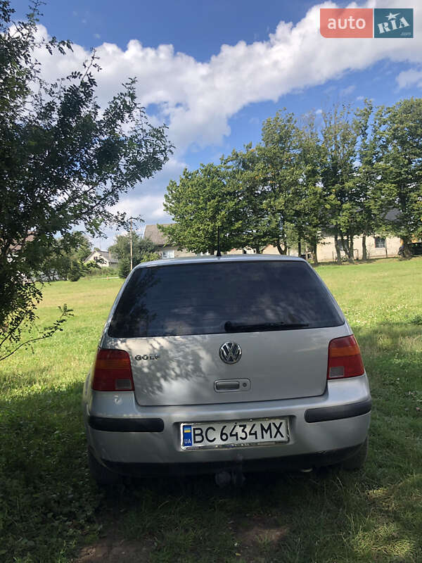 Хетчбек Volkswagen Golf 1999 в Щирце