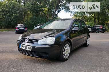 Хетчбек Volkswagen Golf 2003 в Запоріжжі