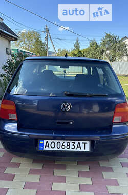 Хетчбек Volkswagen Golf 2001 в Тересві