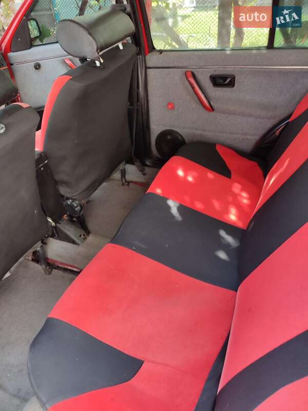Хэтчбек Volkswagen Golf 1989 в Берестечку
