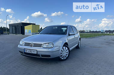 Хетчбек Volkswagen Golf 2000 в Рівному