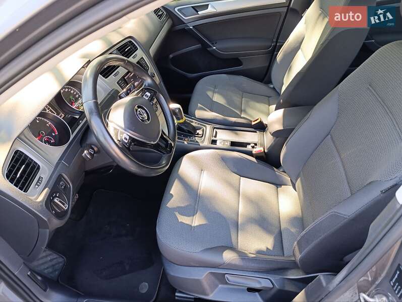 Універсал Volkswagen Golf 2015 в Львові