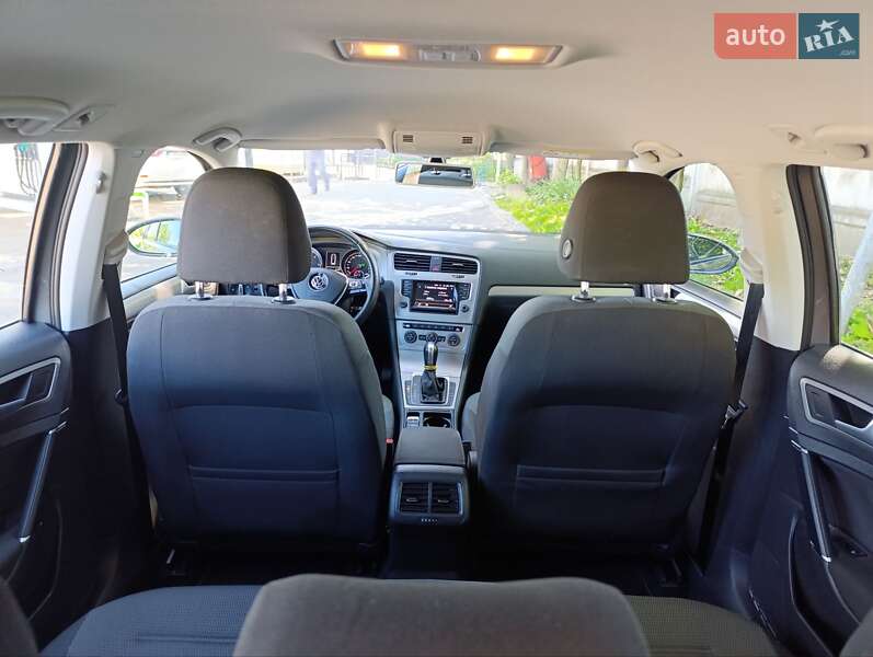 Універсал Volkswagen Golf 2015 в Львові