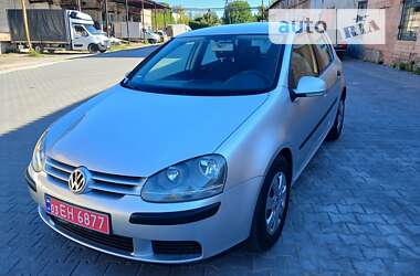 Хетчбек Volkswagen Golf 2004 в Луцьку