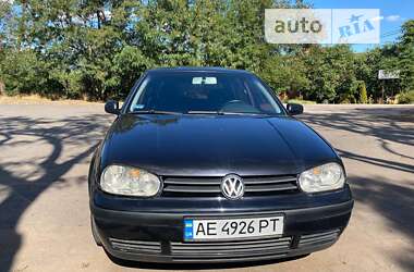 Хэтчбек Volkswagen Golf 2002 в Кривом Роге