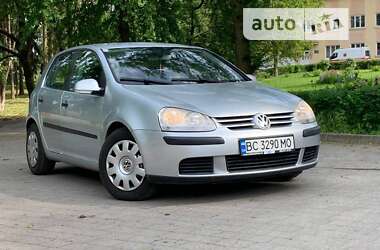 Хетчбек Volkswagen Golf 2005 в Щирце