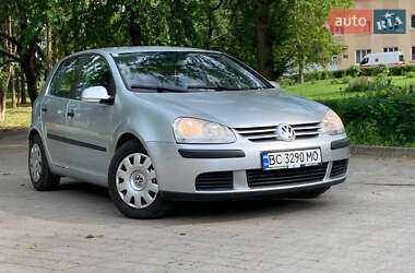 Хэтчбек Volkswagen Golf 2005 в Щирце