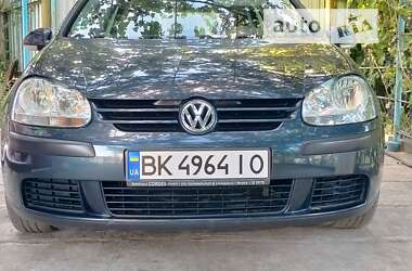 Хетчбек Volkswagen Golf 2004 в Запоріжжі