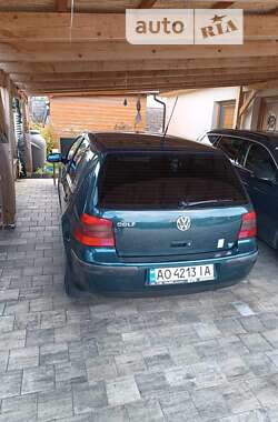 Хэтчбек Volkswagen Golf 2001 в Тячеве