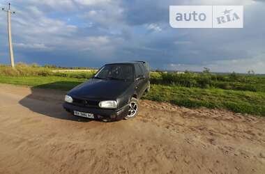 Хетчбек Volkswagen Golf 1997 в Ізяславі