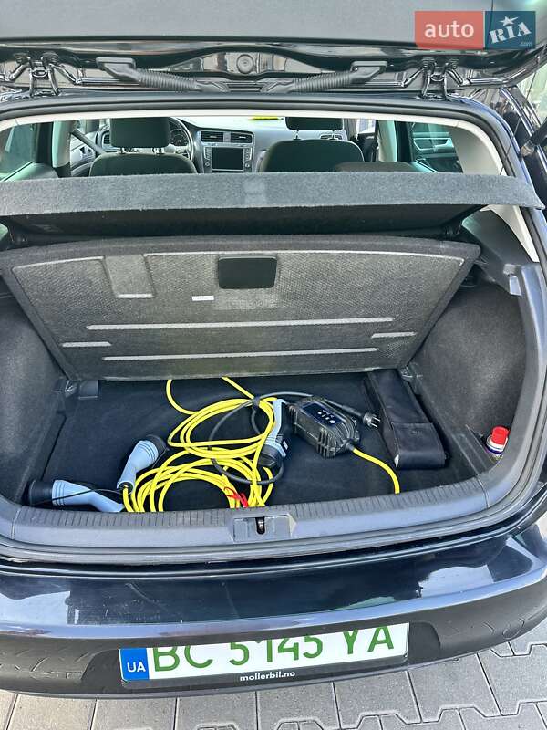 Хетчбек Volkswagen Golf 2015 в Львові