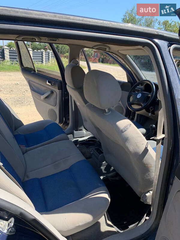 Хэтчбек Volkswagen Golf 2000 в Банилове-Подгорном