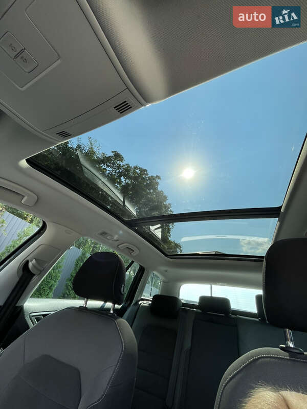 Універсал Volkswagen Golf 2017 в Тернополі