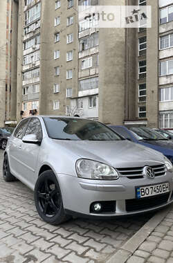 Хетчбек Volkswagen Golf 2005 в Коломиї