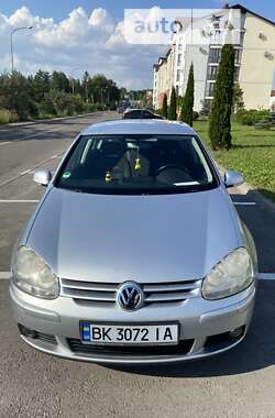 Хетчбек Volkswagen Golf 2006 в Рівному