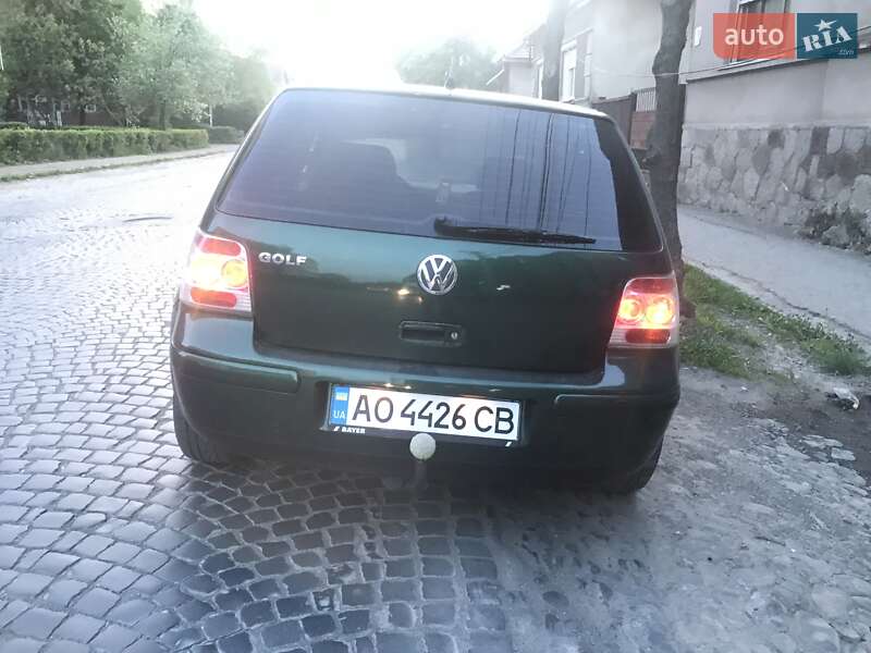 Хетчбек Volkswagen Golf 2003 в Мукачевому