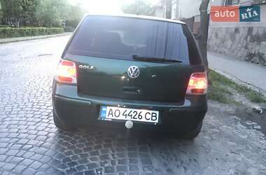 Хэтчбек Volkswagen Golf 2003 в 