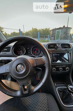 Универсал Volkswagen Golf 2010 в Тростянце