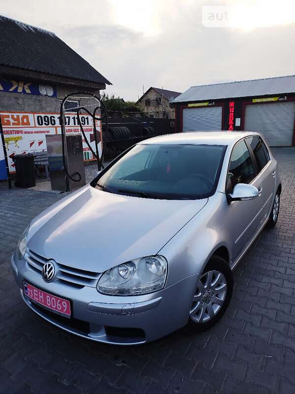 Хетчбек Volkswagen Golf 2007 в Локачах