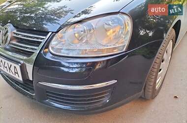 Универсал Volkswagen Golf 2009 в Бершади