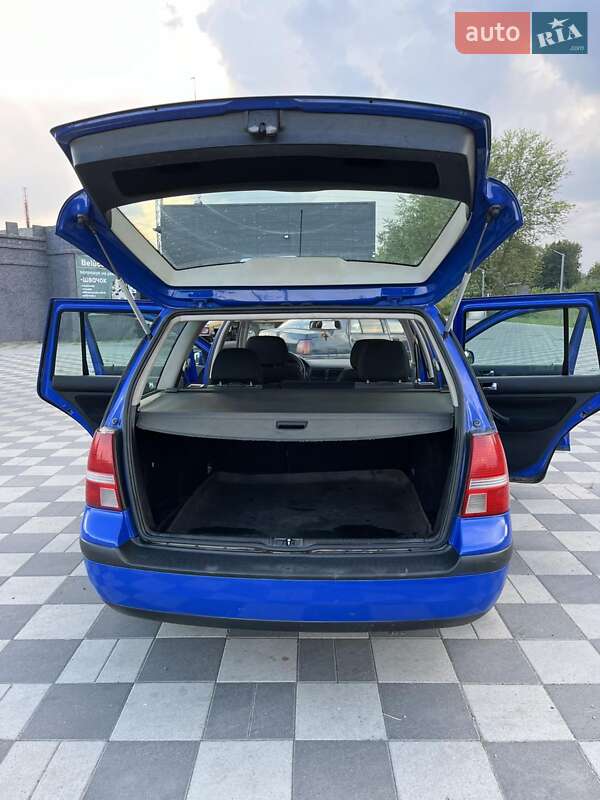 Універсал Volkswagen Golf 2003 в Самборі