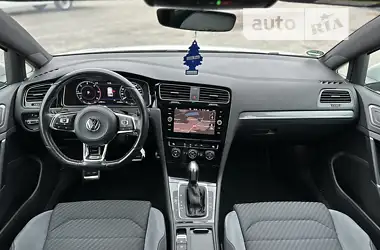 Volkswagen Golf 2020