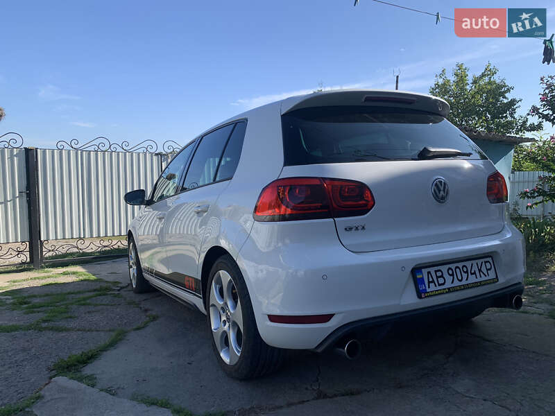 Хетчбек Volkswagen Golf 2011 в Тульчині