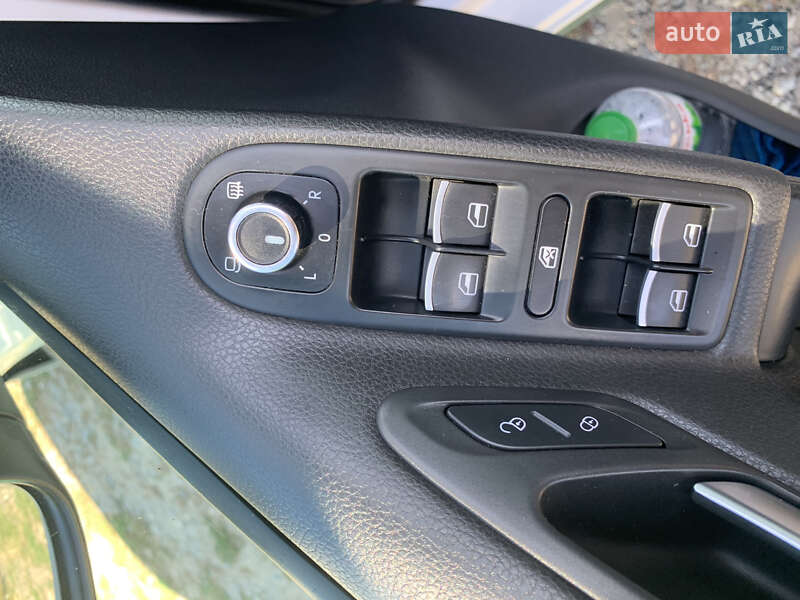 Хетчбек Volkswagen Golf 2011 в Тульчині