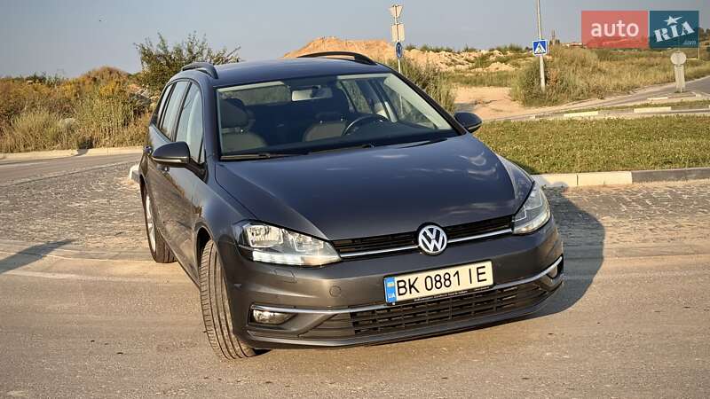 Универсал Volkswagen Golf 2017 в 